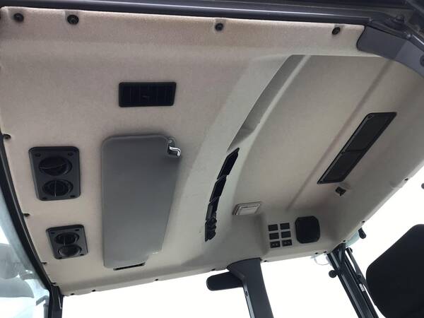 Kubota M6-111 - Image 15