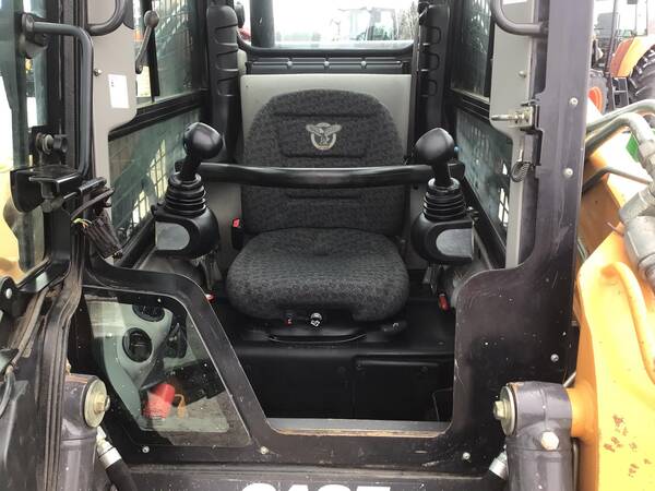 2018 Case TV380 - Image 13