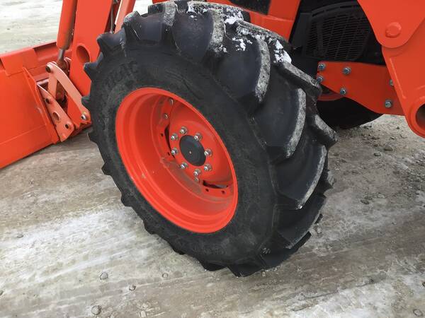 Kubota M6-111 - Image 25