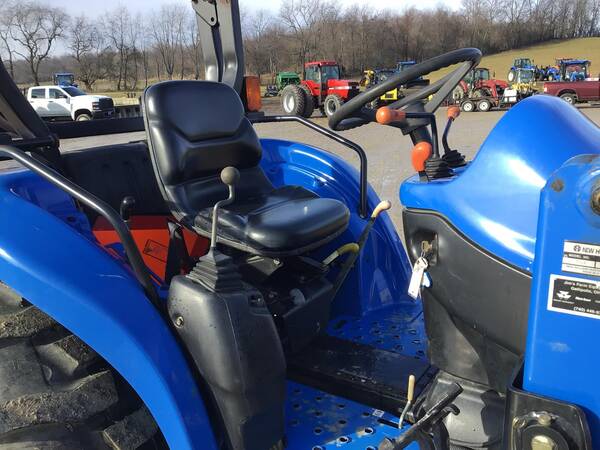 New Holland TC35S - Image 15