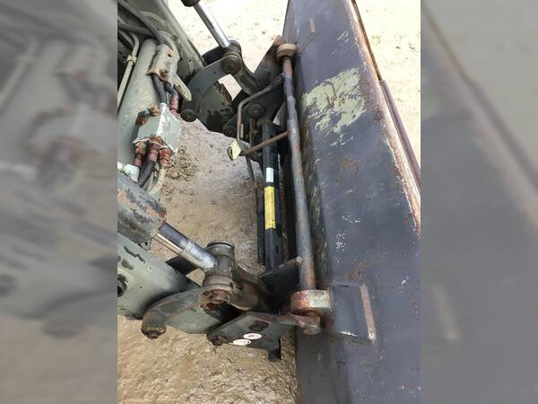 1994 Ford 8240 - Image 11