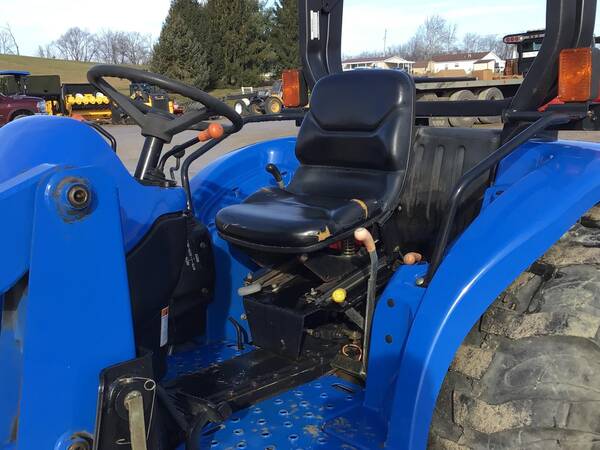 New Holland TC35S - Image 16