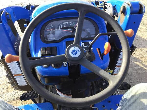 New Holland TC35S - Image 17