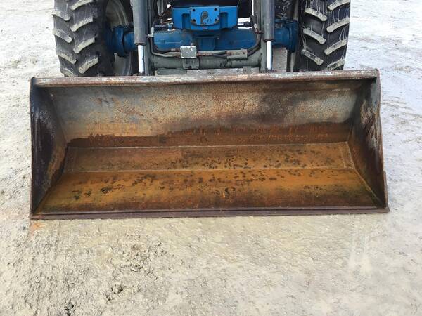 1994 Ford 8240 - Image 10