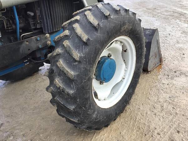 1994 Ford 8240 - Image 24