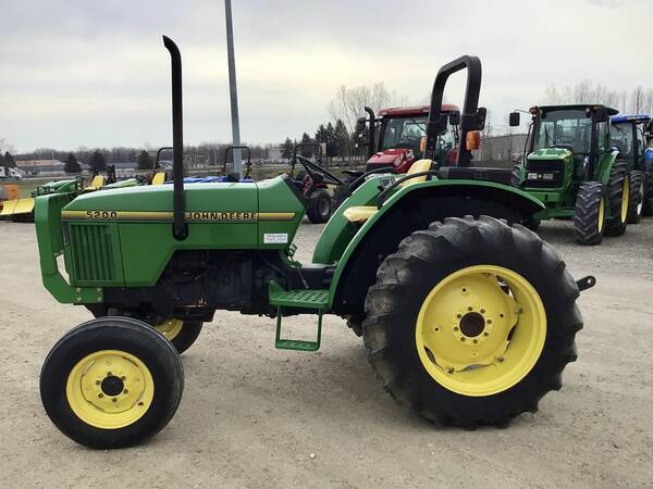 1993 John Deere 5200 - Image 4