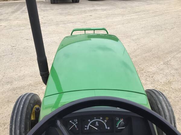 1993 John Deere 5200 - Image 12