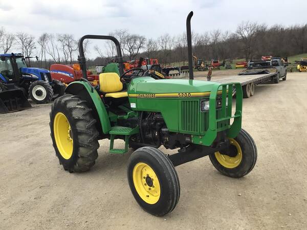 1993 John Deere 5200